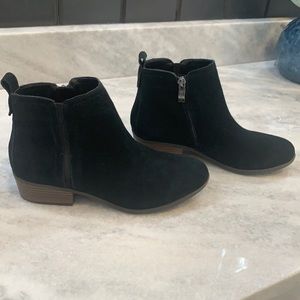 NWOT Michael by Michael Shannon Black booties